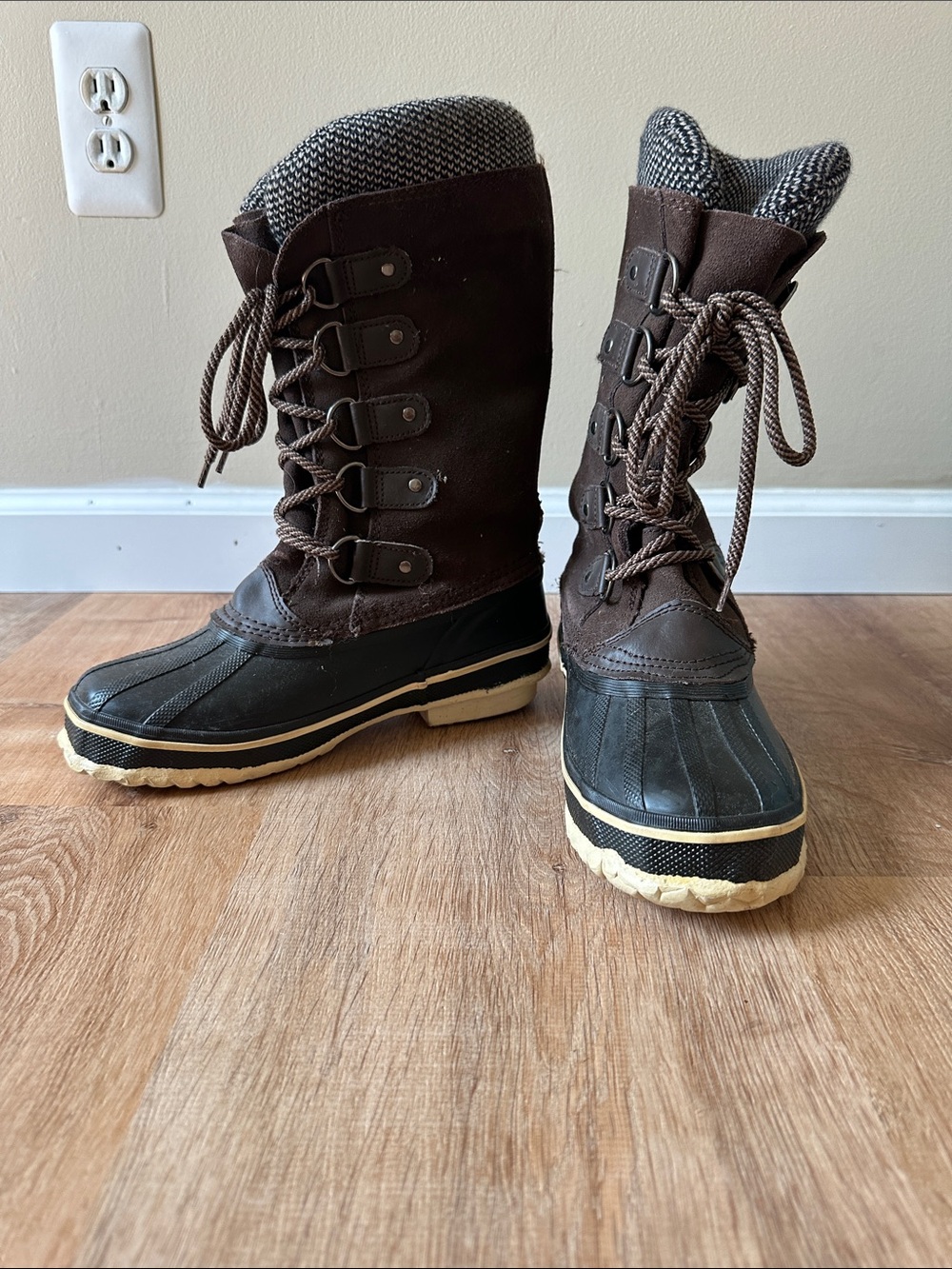 Women's Brown Winter Duck Boots - Insulated Lace-Up